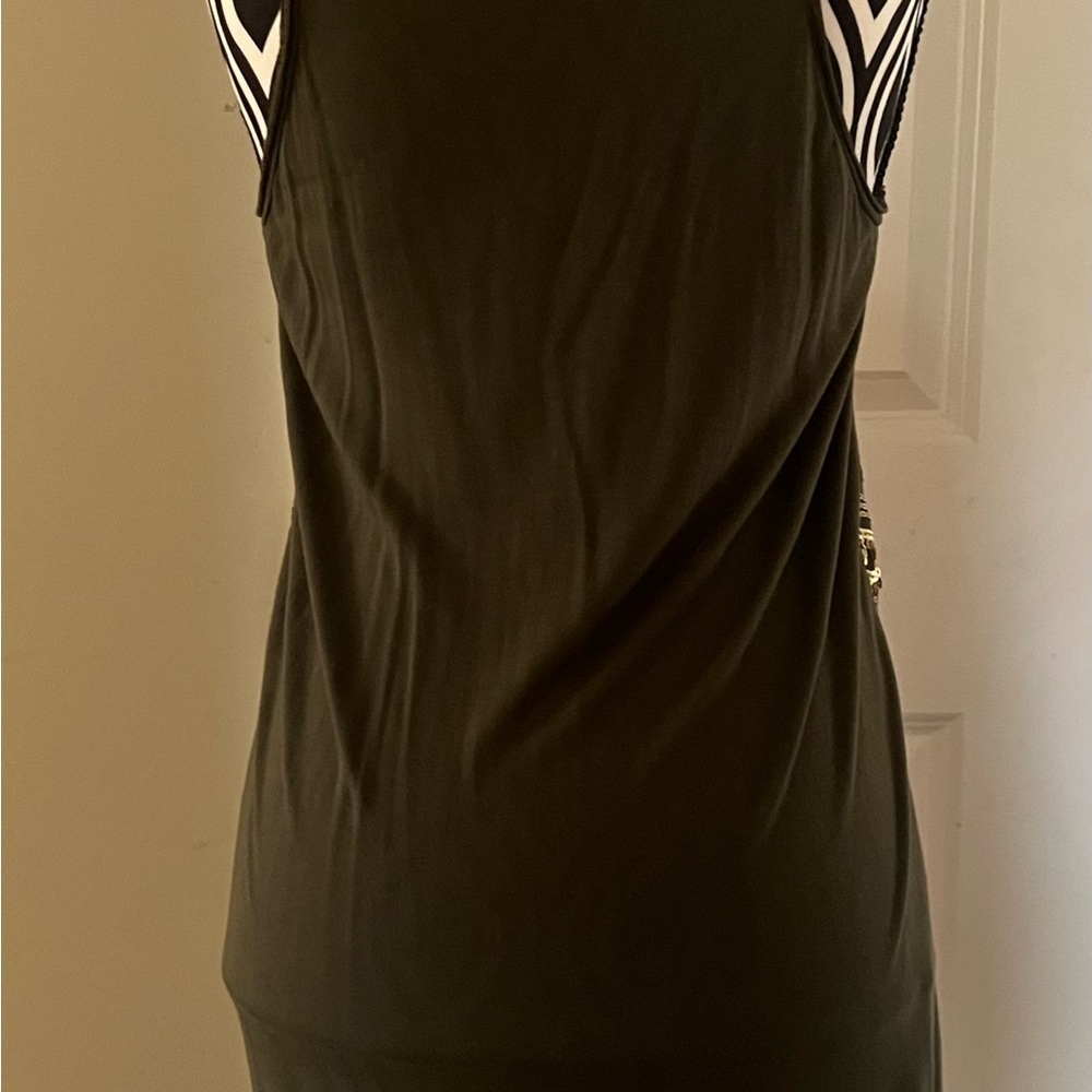Great🎉 condition ROMEO AND JULIET COUTURE Olive&Gold Patterned Sleeveless Dress - Picture 3 of 5